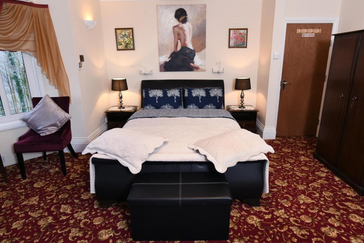 Luxury Suite In Quiet Countryside Location สวอนซี ภายนอก รูปภาพ