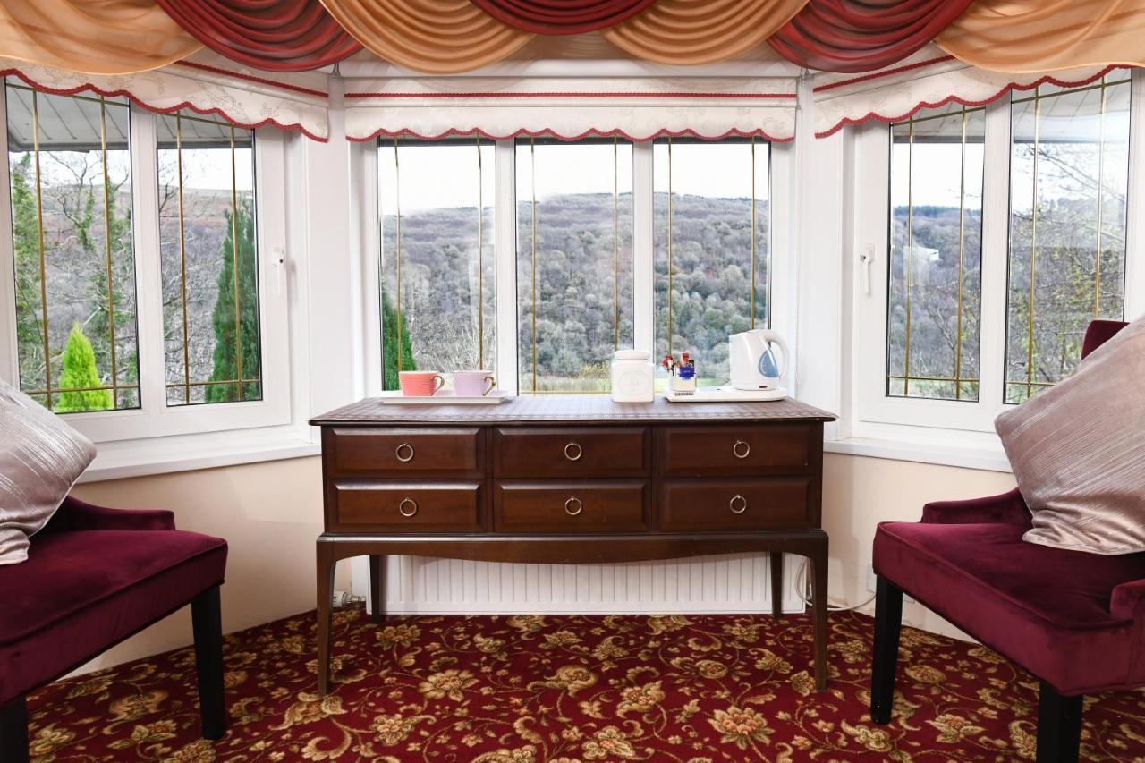 Luxury Suite In Quiet Countryside Location สวอนซี ภายนอก รูปภาพ