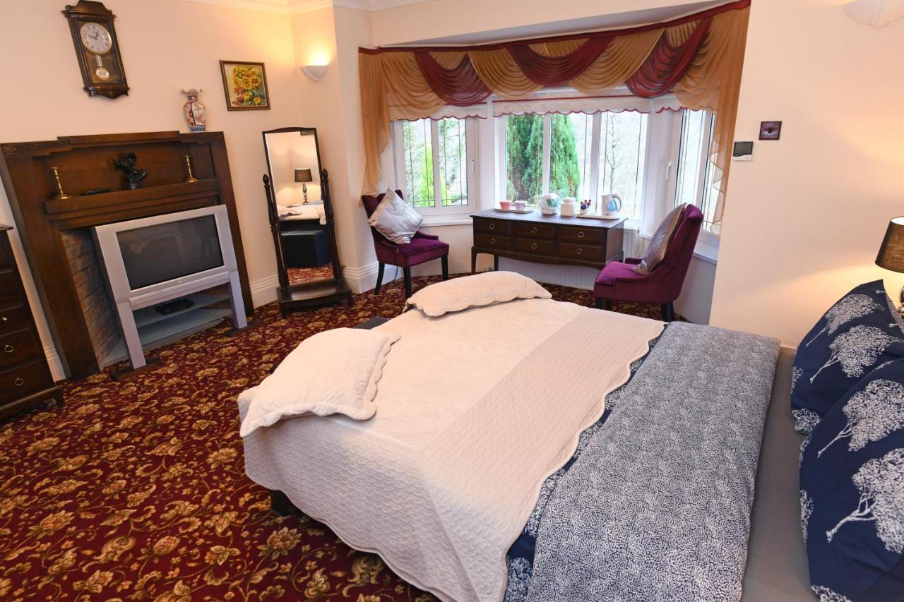 Luxury Suite In Quiet Countryside Location สวอนซี ภายนอก รูปภาพ