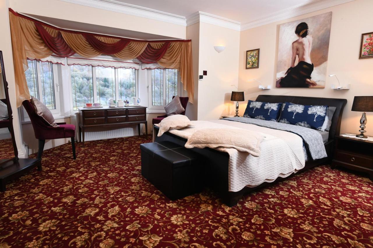 Luxury Suite In Quiet Countryside Location สวอนซี ภายนอก รูปภาพ